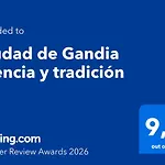 Ciudad De Esencia Y Tradicion